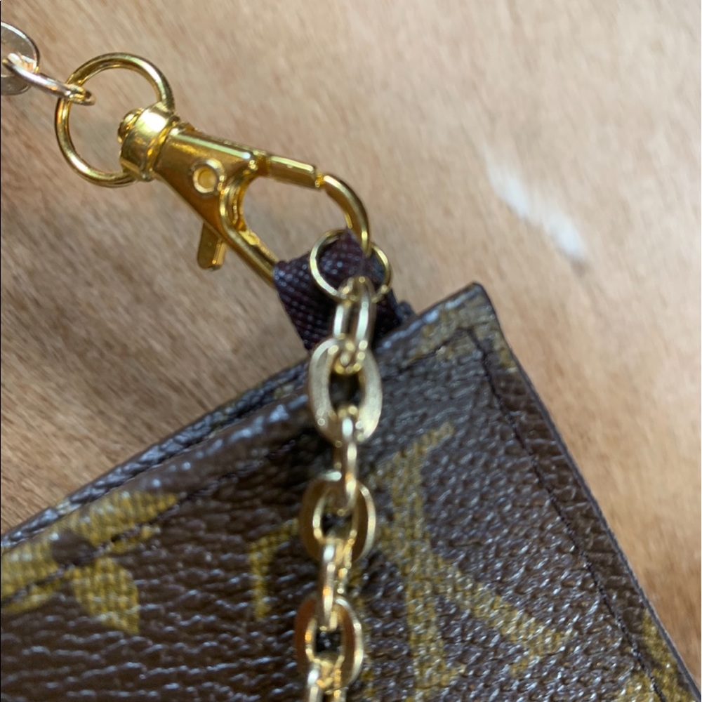 🚫SOLD🚫LV POUCH GM FAB SUPER ATTRACTIVE 7.85”x4.25 😍🔥😍 - Picture 11 of 15